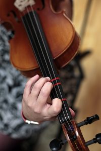 viola proper finger placement